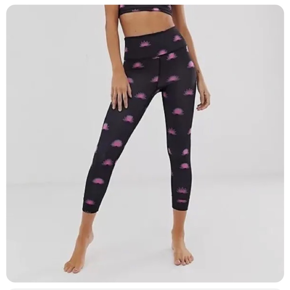 Free‎ People FP Movement Size XS High Rise Lotus Leggings Pull on Activewear